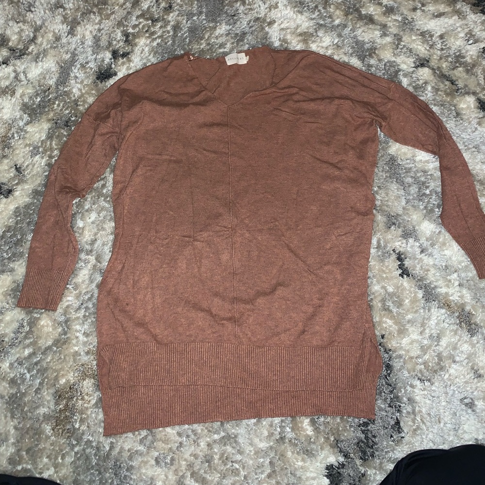 V-neck terra-cotta sweater